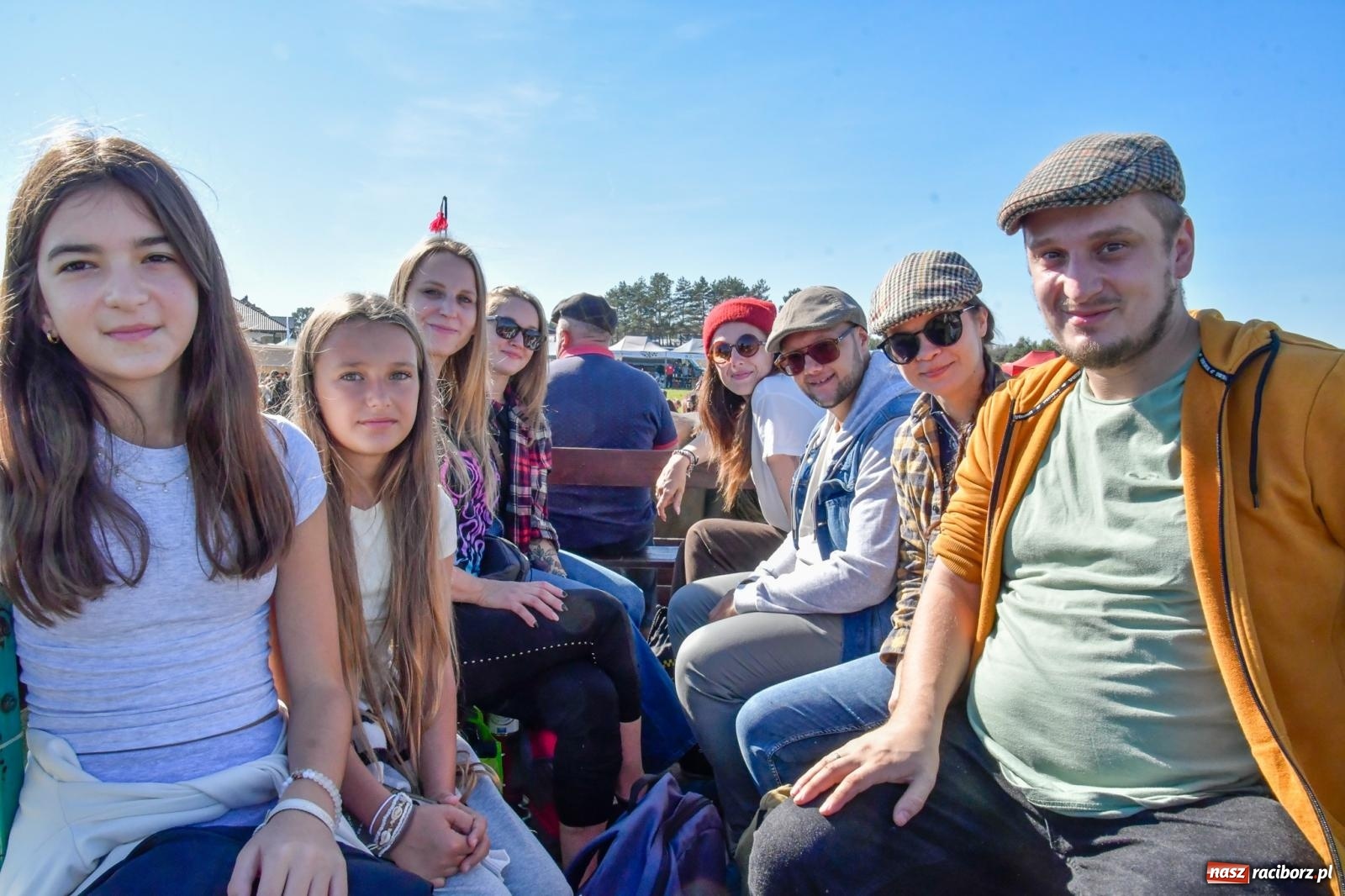 Zdjęcie w galerii na portalu naszraciborz.pl: Piknik Św. Huberta w Łańcach. Piękna pogoda na jubileuszową edycję [FOTO wiadomości z regionu