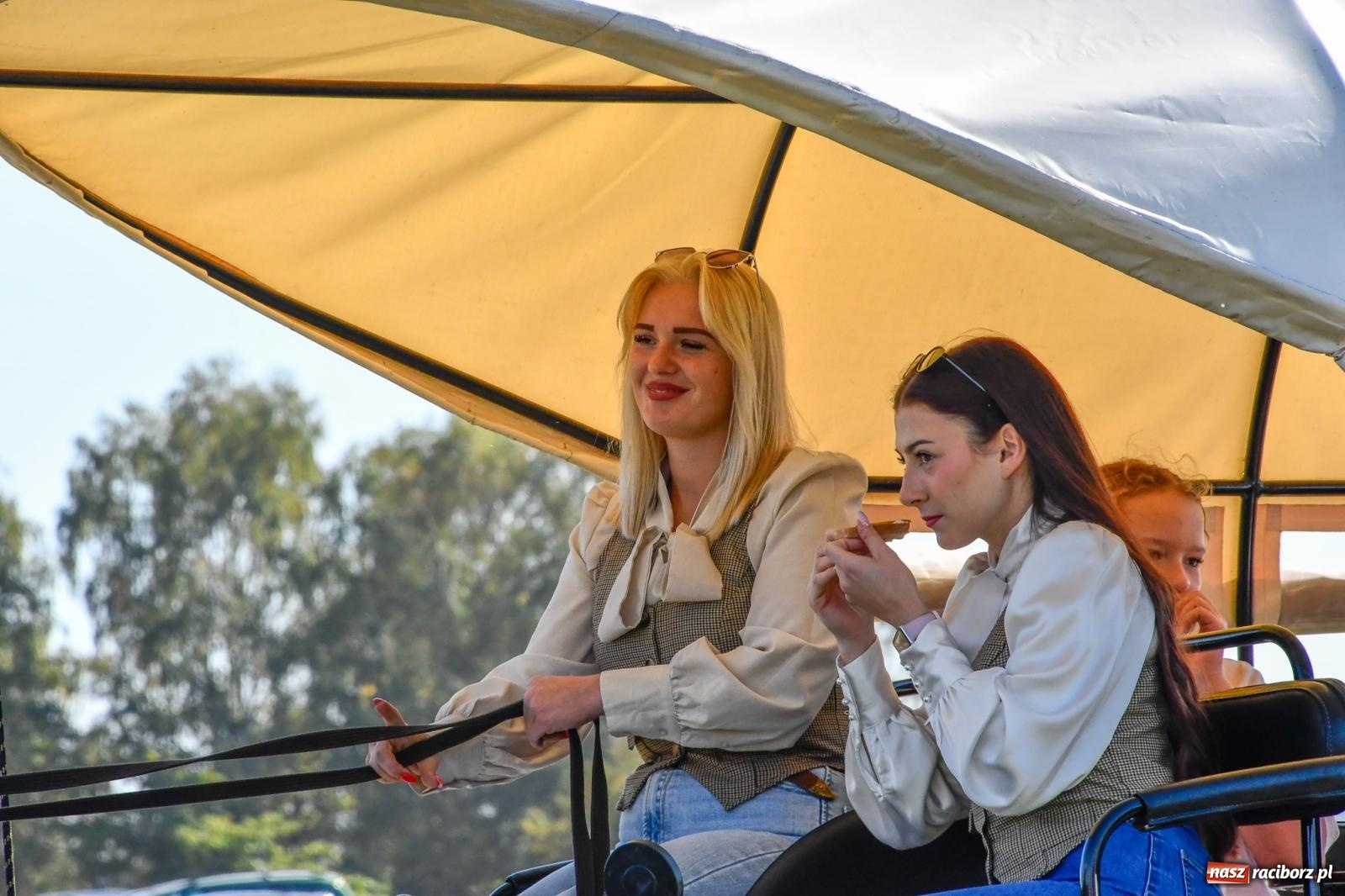 Zdjęcie w galerii na portalu naszraciborz.pl: Piknik Św. Huberta w Łańcach. Piękna pogoda na jubileuszową edycję [FOTO wiadomości z regionu