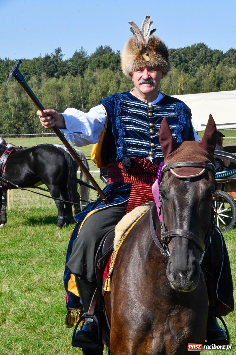 Zdjęcie w galerii na portalu naszraciborz.pl: Piknik Św. Huberta w Łańcach. Piękna pogoda na jubileuszową edycję [FOTO wiadomości z regionu
