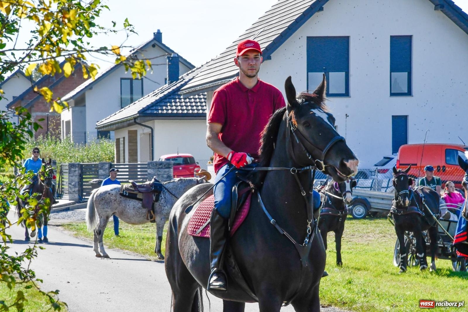 Zdjęcie w galerii na portalu naszraciborz.pl: Piknik Św. Huberta w Łańcach. Piękna pogoda na jubileuszową edycję [FOTO wiadomości z regionu