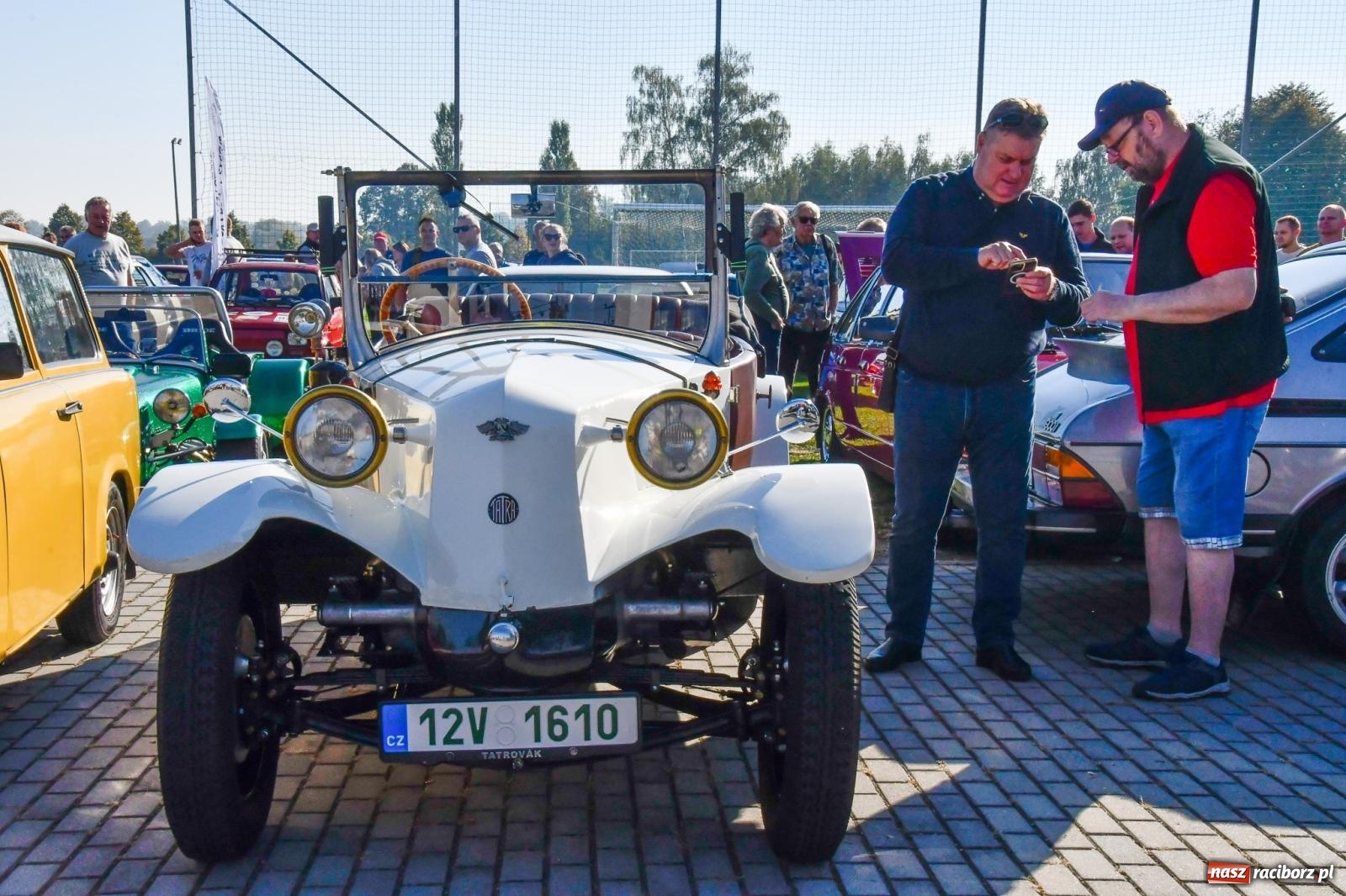 Zdjęcie w galerii na portalu naszraciborz.pl: Rekordowe zakończenie sezonu motoryzacyjnego w Zabełkowie [FOTO i WIDEO] wiadomości z regionu
