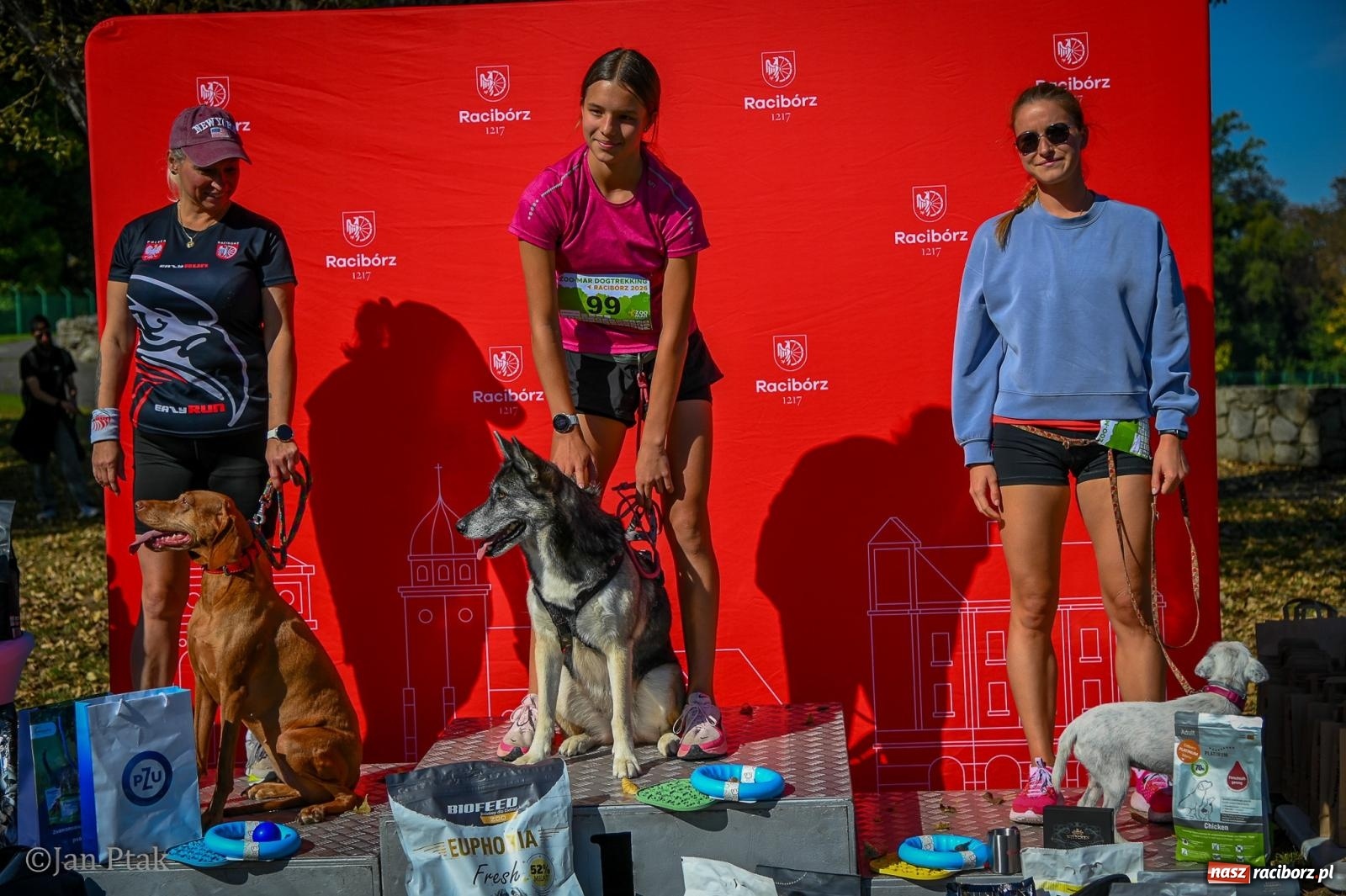 Zdjęcie w galerii na portalu naszraciborz.pl: ZOO-MAR Dogtrekking Racibórz 2026. Sportowa rywalizacja i pomoc dla bezdomnych zwierząt wiadomości z regionu
