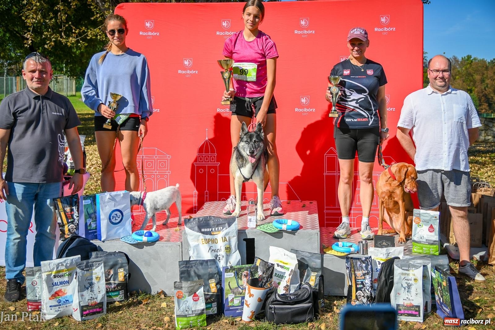 Zdjęcie w galerii na portalu naszraciborz.pl: ZOO-MAR Dogtrekking Racibórz 2026. Sportowa rywalizacja i pomoc dla bezdomnych zwierząt wiadomości z regionu