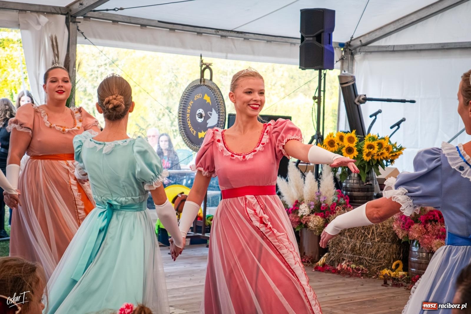 Zdjęcie w galerii na portalu naszraciborz.pl: Parafialny festyn w Nędzy. Występy, konkursy, nie zabrakło też tańca [FOTO] wiadomości z regionu