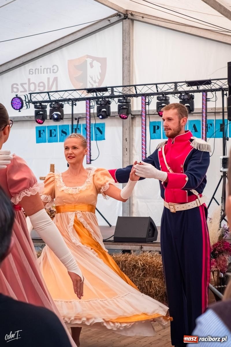 Zdjęcie w galerii na portalu naszraciborz.pl: Parafialny festyn w Nędzy. Występy, konkursy, nie zabrakło też tańca [FOTO] wiadomości z regionu