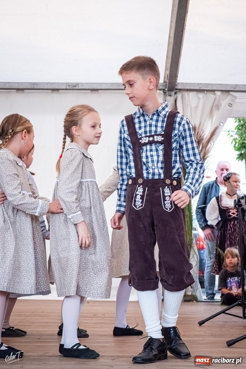 Zdjęcie w galerii na portalu naszraciborz.pl: Parafialny festyn w Nędzy. Występy, konkursy, nie zabrakło też tańca [FOTO] wiadomości z regionu