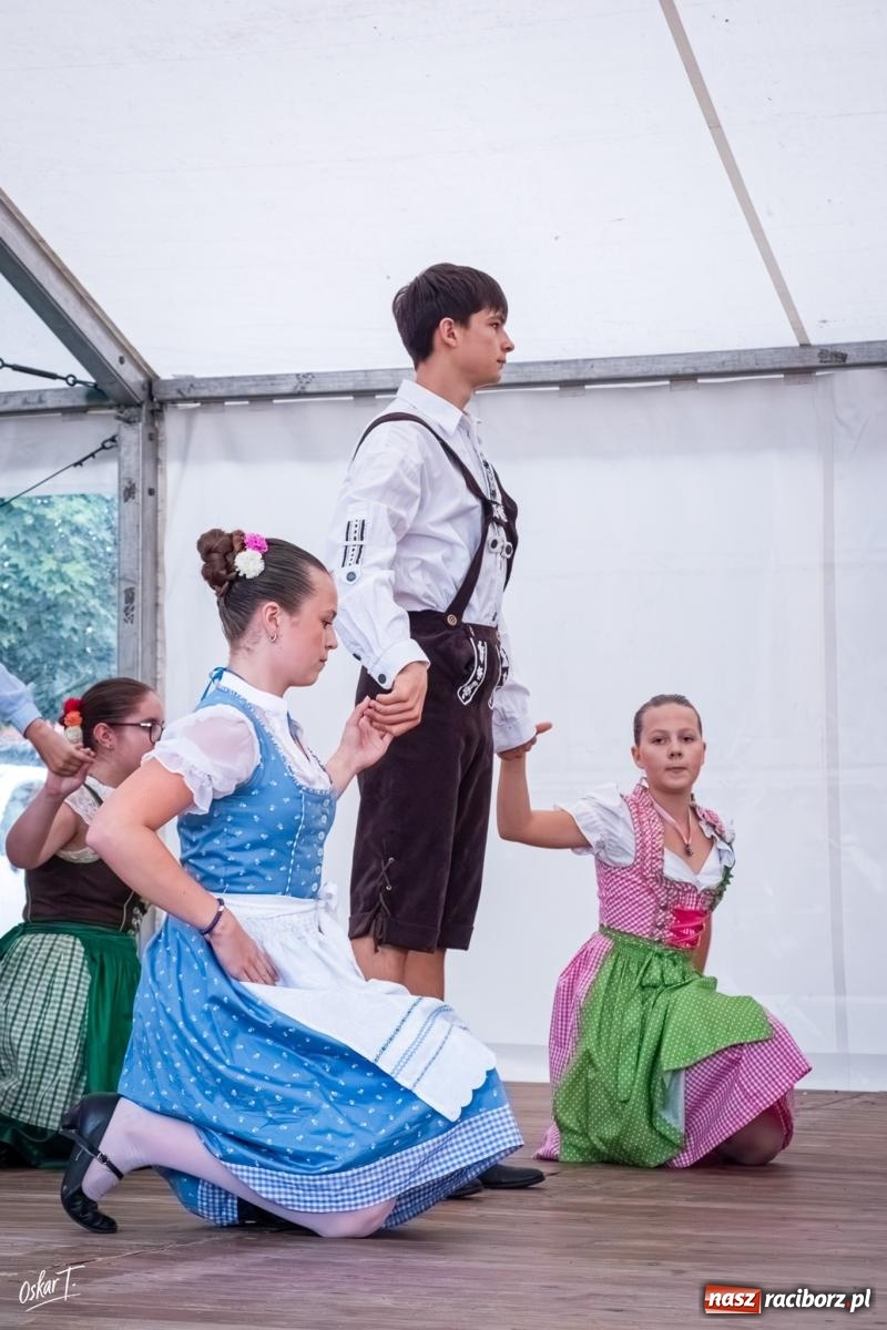 Zdjęcie w galerii na portalu naszraciborz.pl: Parafialny festyn w Nędzy. Występy, konkursy, nie zabrakło też tańca [FOTO] wiadomości z regionu