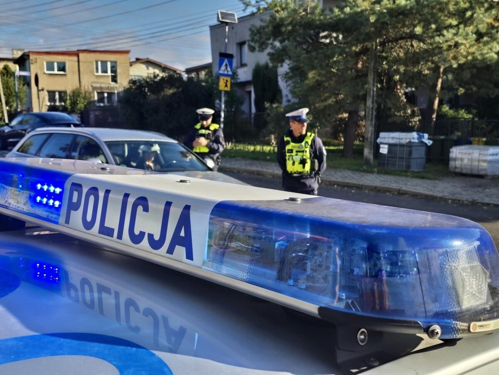 Zdjęcie w galerii na portalu naszraciborz.pl: Śląska, w tym raciborska Policja zwiększa czujność w rejonach szkół. Apeluje o spokój i rozwagę wiadomości z regionu