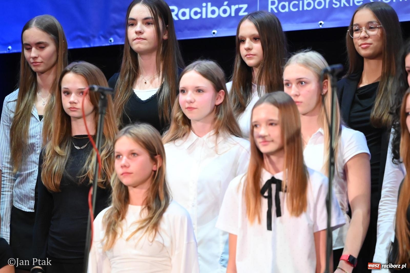 Zdjęcie w galerii na portalu naszraciborz.pl: Siedem chórów wystąpiło na koncercie Co nam w duszy gra w Raciborzu wiadomości z regionu
