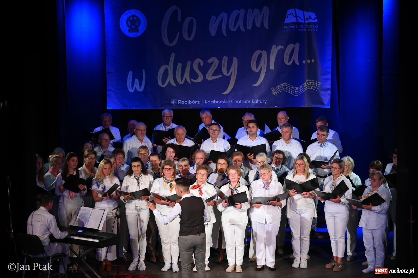 Zdjęcie w galerii na portalu naszraciborz.pl: Siedem chórów wystąpiło na koncercie Co nam w duszy gra w Raciborzu wiadomości z regionu