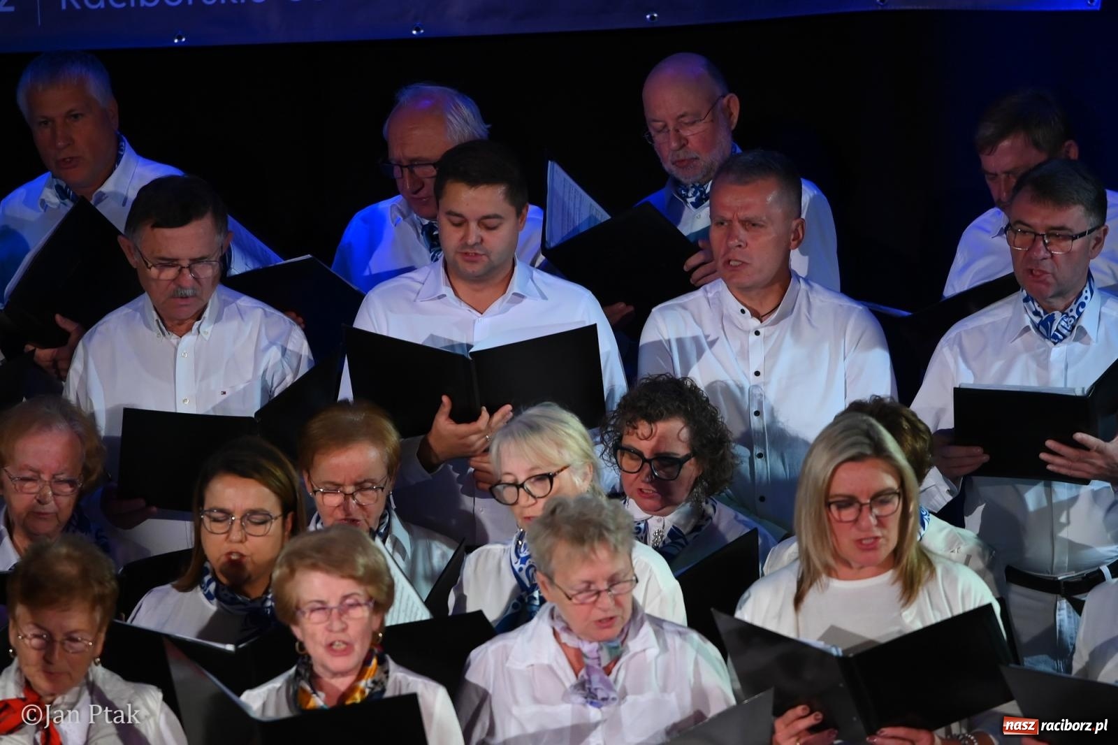 Zdjęcie w galerii na portalu naszraciborz.pl: Siedem chórów wystąpiło na koncercie Co nam w duszy gra w Raciborzu wiadomości z regionu