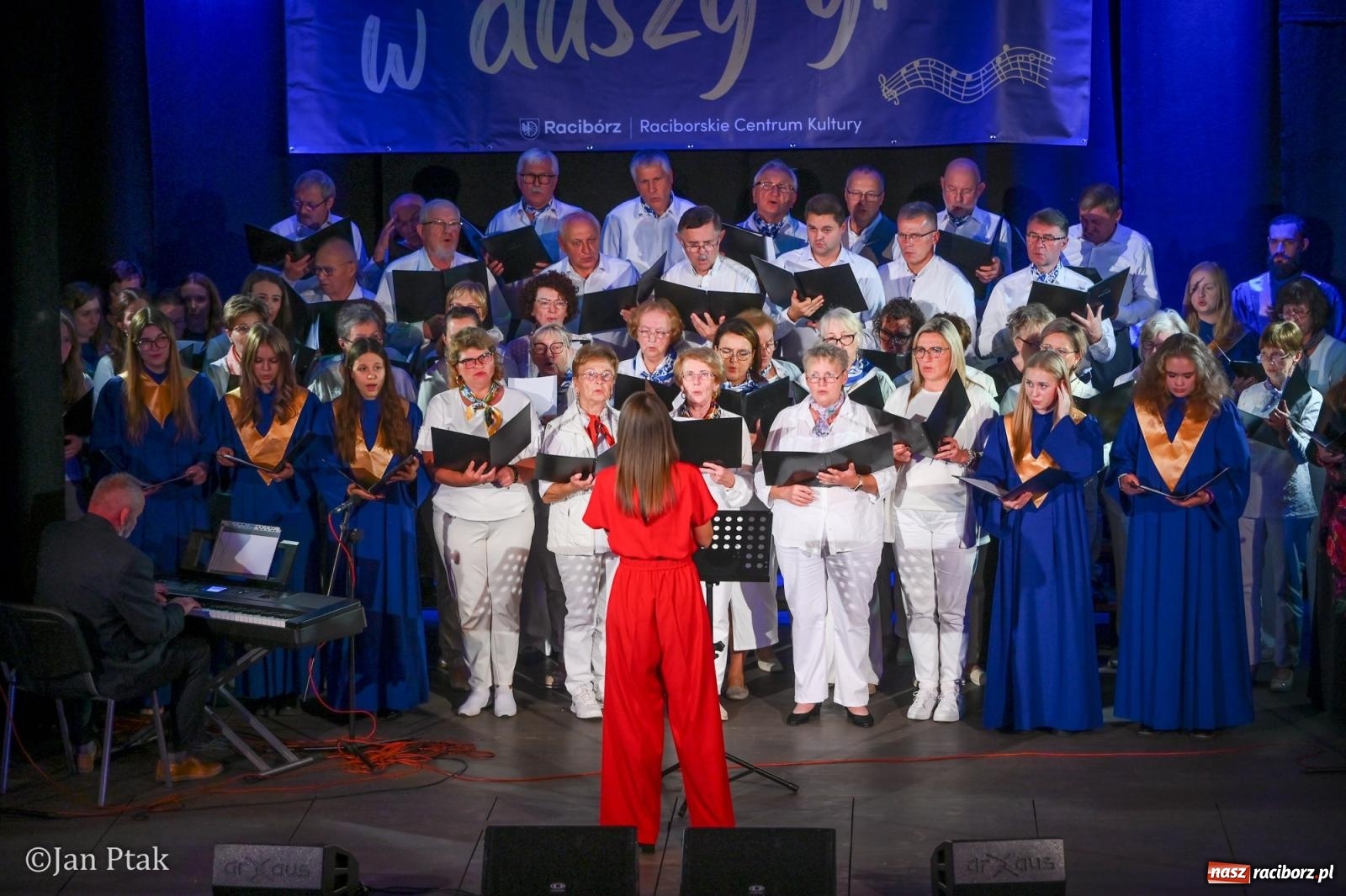 Zdjęcie w galerii na portalu naszraciborz.pl: Siedem chórów wystąpiło na koncercie Co nam w duszy gra w Raciborzu wiadomości z regionu