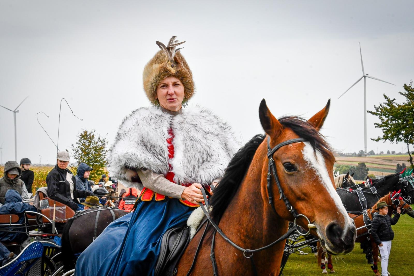 Zdjęcie w galerii na portalu naszraciborz.pl: Natalia Rzerzacz zwyciężczynią pogoni za lisem podczas hubertusa w Żerdzinach [FOTO i WIDEO] wiadomości z regionu