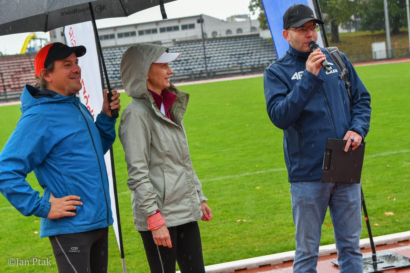 Zdjęcie w galerii na portalu naszraciborz.pl: Deszcz nie zatrzymał uczestników I Biegu dla Zdrowia Psychicznego w Raciborzu wiadomości z regionu