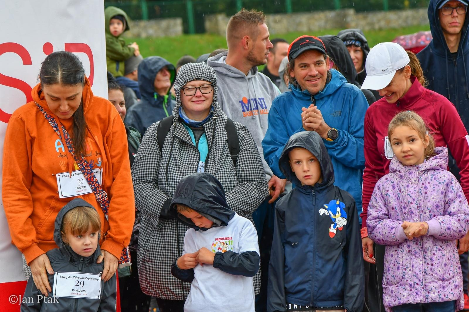 Zdjęcie w galerii na portalu naszraciborz.pl: Deszcz nie zatrzymał uczestników I Biegu dla Zdrowia Psychicznego w Raciborzu wiadomości z regionu