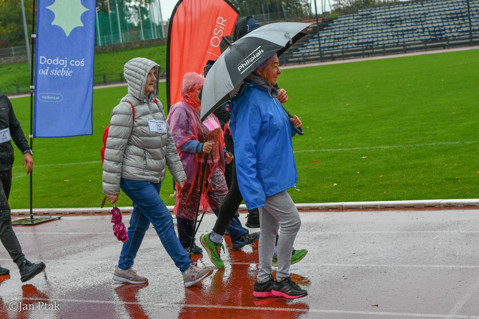 Zdjęcie w galerii na portalu naszraciborz.pl: Deszcz nie zatrzymał uczestników I Biegu dla Zdrowia Psychicznego w Raciborzu wiadomości z regionu