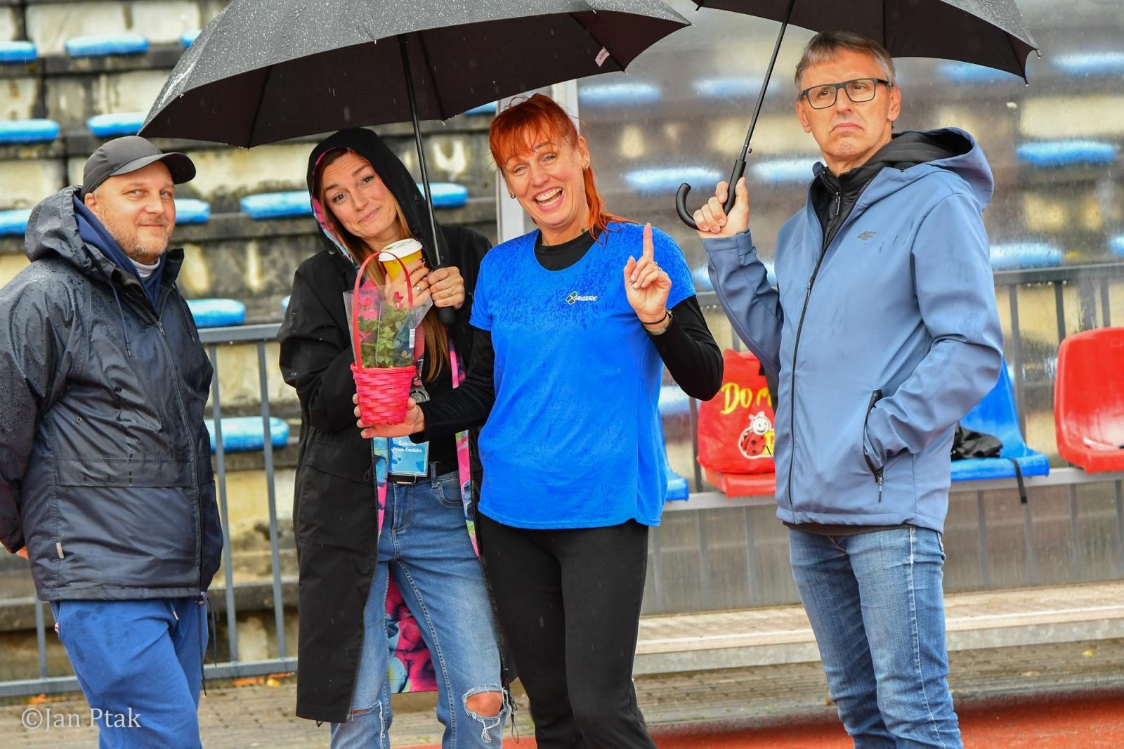 Zdjęcie w galerii na portalu naszraciborz.pl: Deszcz nie zatrzymał uczestników I Biegu dla Zdrowia Psychicznego w Raciborzu wiadomości z regionu