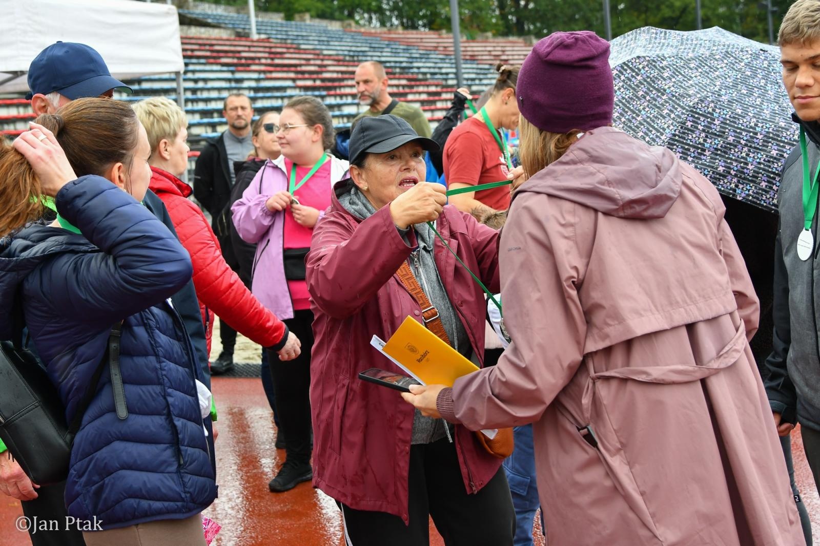 Zdjęcie w galerii na portalu naszraciborz.pl: Deszcz nie zatrzymał uczestników I Biegu dla Zdrowia Psychicznego w Raciborzu wiadomości z regionu
