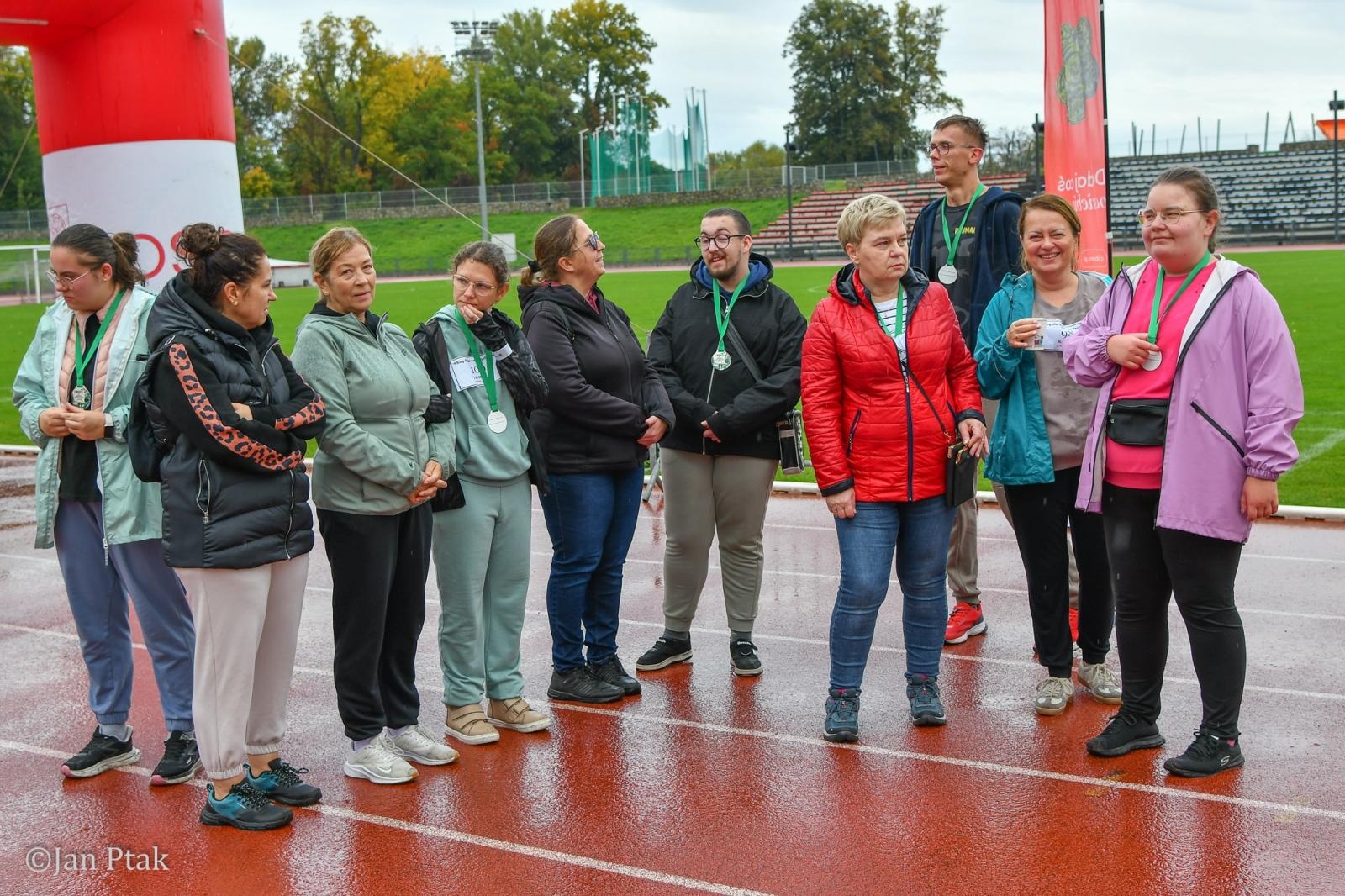 Zdjęcie w galerii na portalu naszraciborz.pl: Deszcz nie zatrzymał uczestników I Biegu dla Zdrowia Psychicznego w Raciborzu wiadomości z regionu