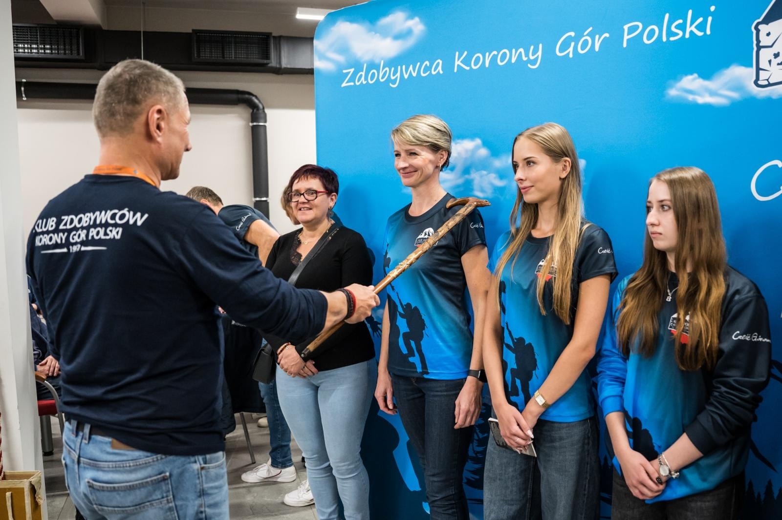 Zdjęcie w galerii na portalu naszraciborz.pl: Zdobywcy Korony Gór Polski zawitali na Zamek Piastowski w Raciborzu wiadomości z regionu