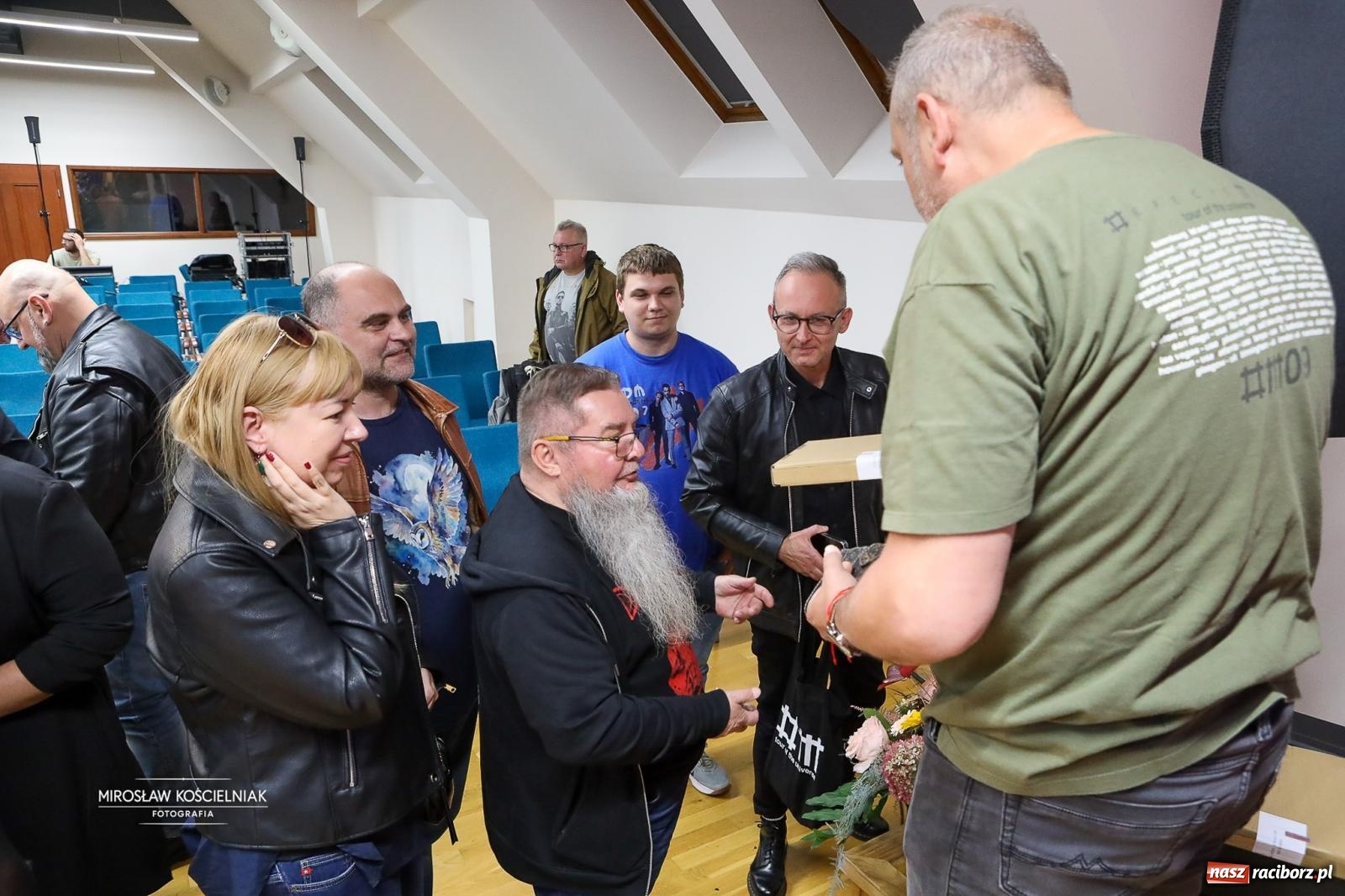Zdjęcie w galerii na portalu naszraciborz.pl: Fani Depeche Mode spotkali się na Zamku Piastowskim w Raciborzu. Wieczór z historią zespołu i jego muzyką wiadomości z regionu