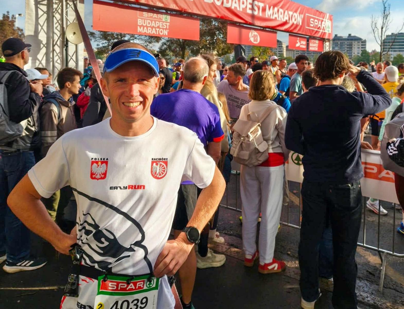 Zdjęcie w galerii na portalu naszraciborz.pl: Damian Gajda z EasyRun Racibórz z rewelacyjnym wynikiem na maratonie w Budapeszcie! wiadomości z regionu