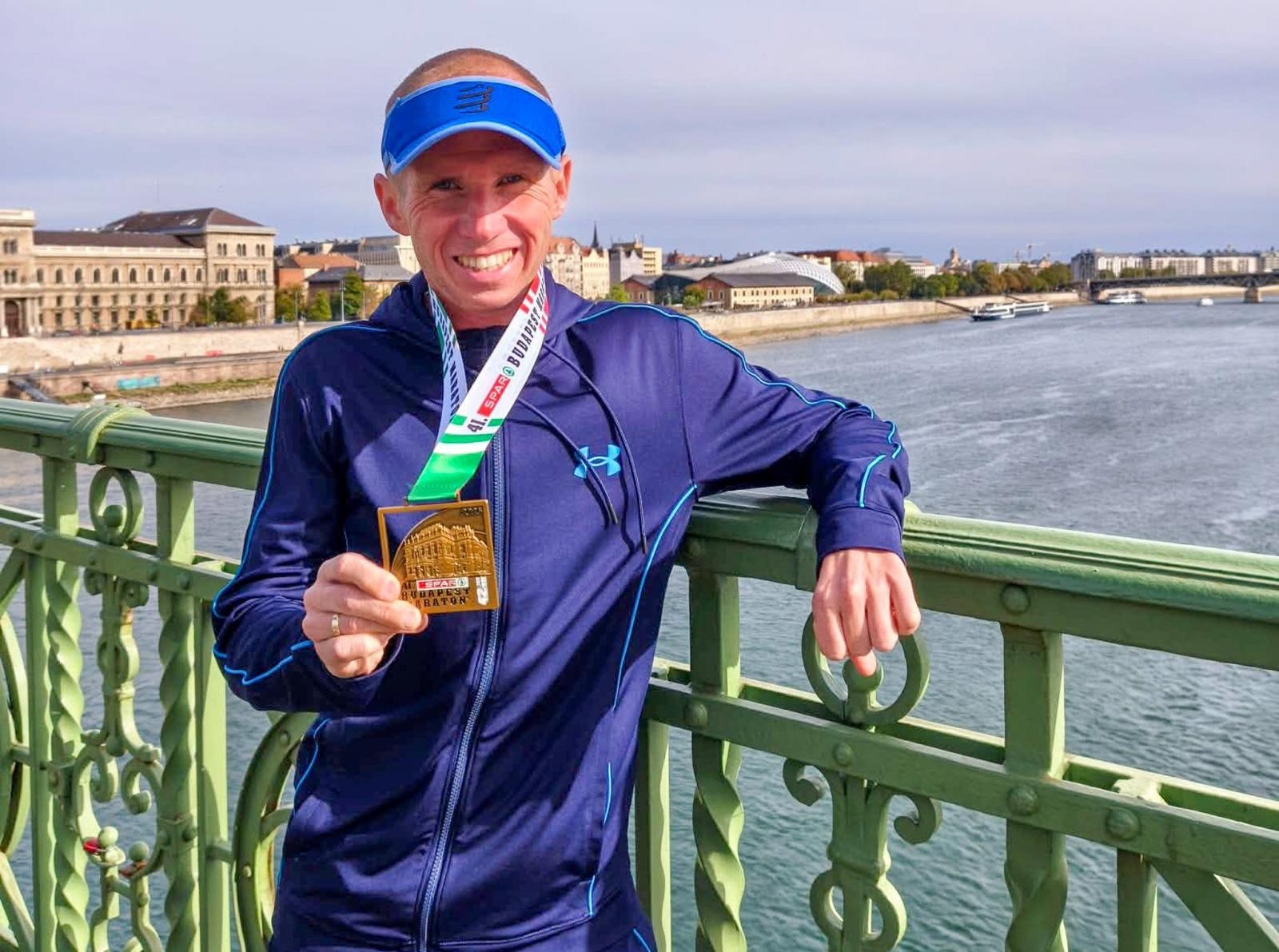 Zdjęcie w galerii na portalu naszraciborz.pl: Damian Gajda z EasyRun Racibórz z rewelacyjnym wynikiem na maratonie w Budapeszcie! wiadomości z regionu