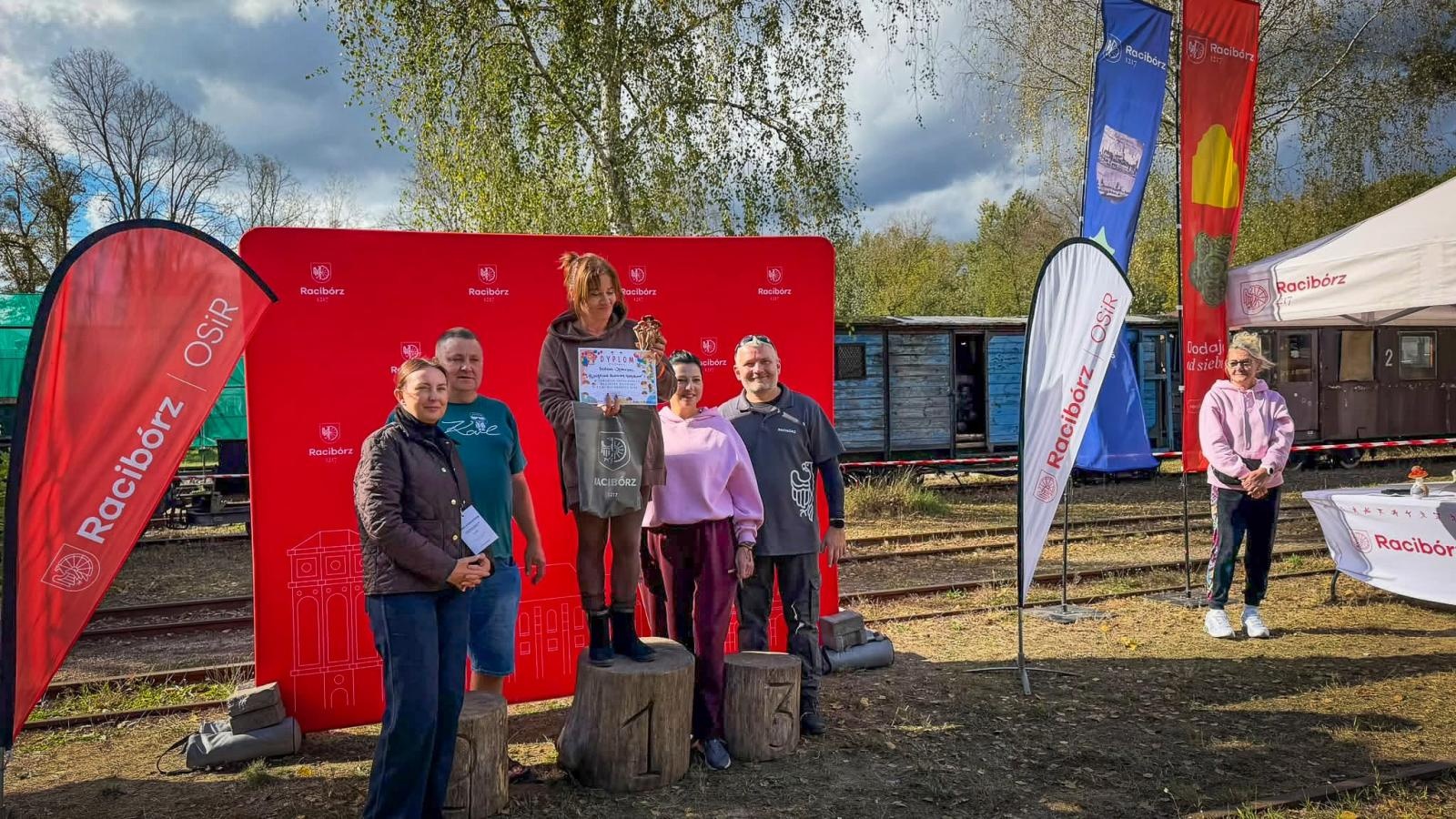 Zdjęcie w galerii na portalu naszraciborz.pl: Wyłoniono najlepszego grzybiarza Ziemi Raciborskiej 2026. Zawodnicy ruszyli do lasu wąskotorówką wiadomości z regionu