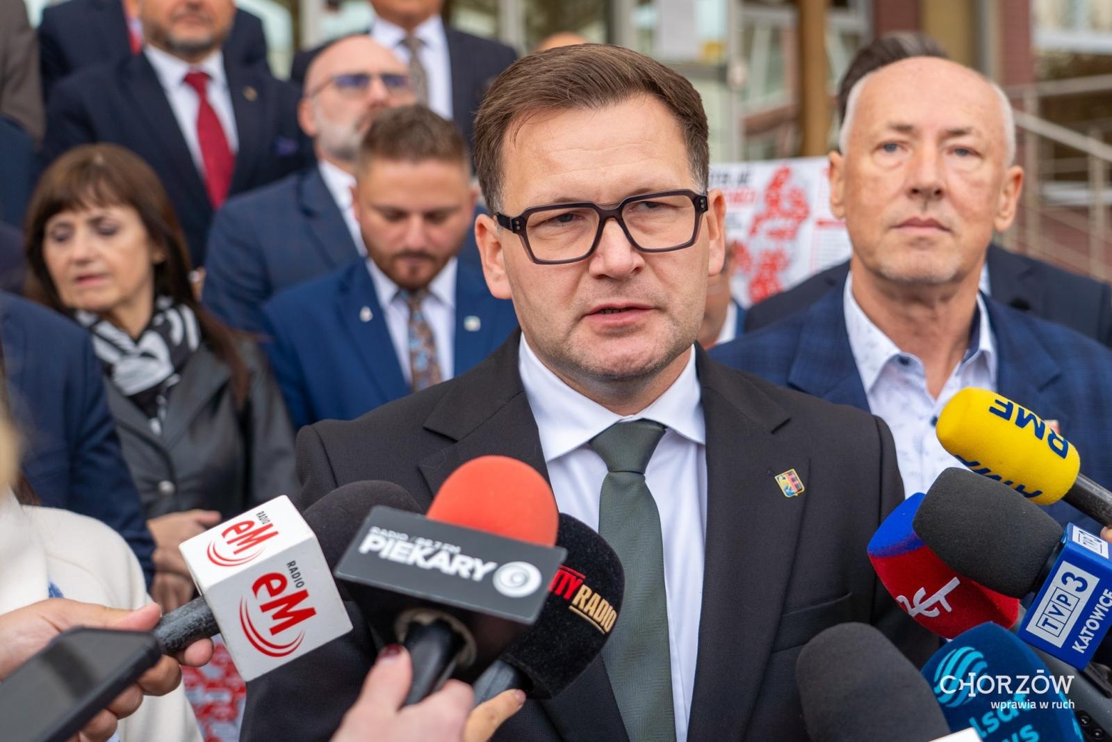 Zdjęcie w galerii na portalu naszraciborz.pl: Protest śląskich samorządowców. W tle pogarszająca się kondycja szpitali wiadomości z regionu