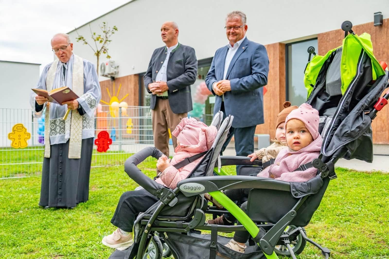Zdjęcie w galerii na portalu naszraciborz.pl: Nowy plac zabaw przy żłobku i zmodernizowana sala gimnastyczna w Krzyżanowicach wiadomości z regionu