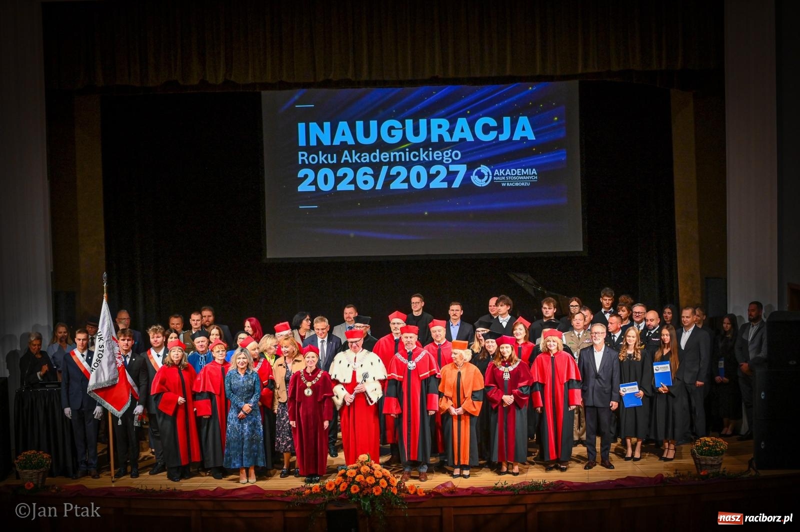 Zdjęcie w galerii na portalu naszraciborz.pl: Musi być inaczej, jeśli ma być lepiej. Raciborska uczelnia wkroczyła w nowy rok akademicki wiadomości z regionu