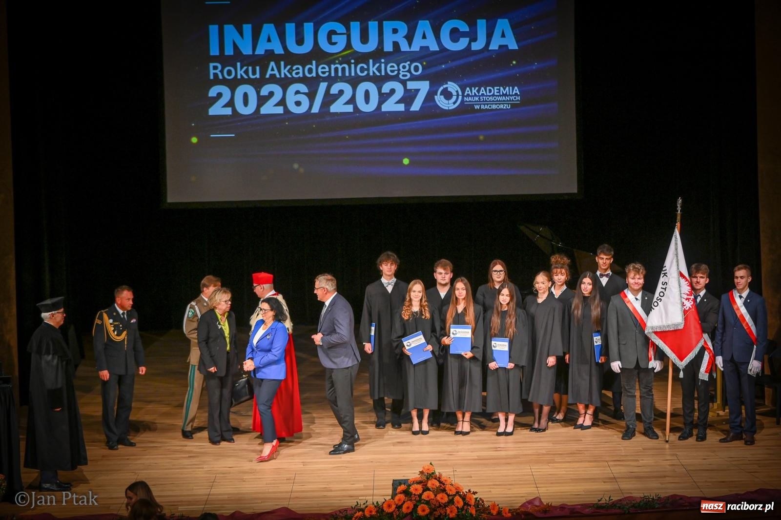 Zdjęcie w galerii na portalu naszraciborz.pl: Musi być inaczej, jeśli ma być lepiej. Raciborska uczelnia wkroczyła w nowy rok akademicki wiadomości z regionu