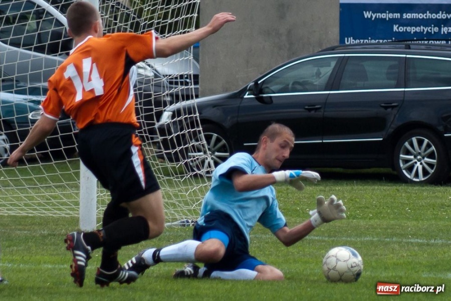 Zdjęcie w galerii na portalu naszraciborz.pl: Naprz&oacute;d Borucin na dziesiątkę wiadomości z regionu