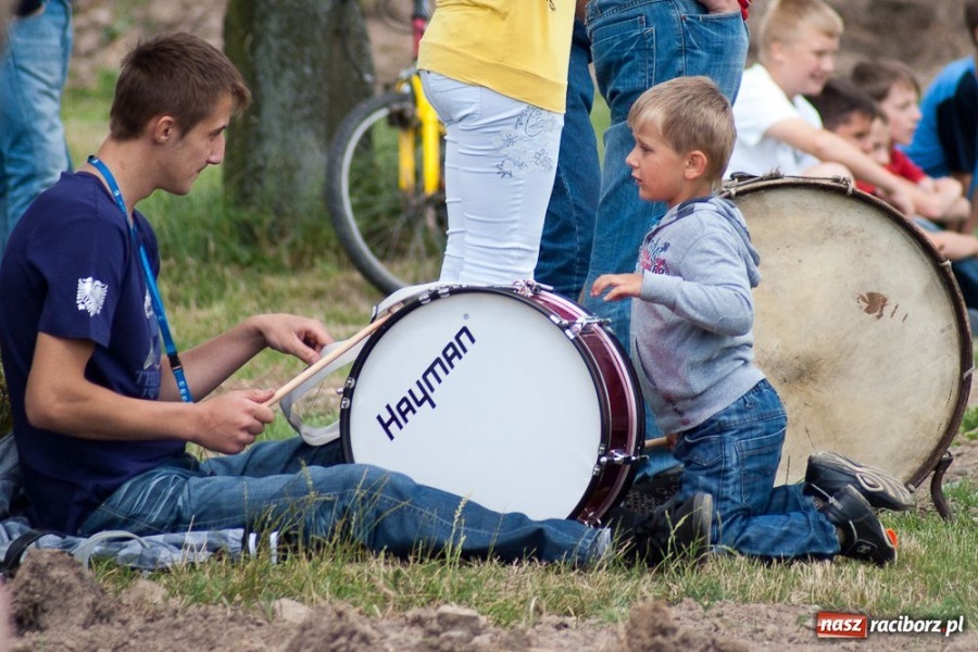 Zdjęcie w galerii na portalu naszraciborz.pl: Naprz&oacute;d Borucin na dziesiątkę wiadomości z regionu