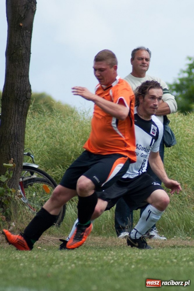 Zdjęcie w galerii na portalu naszraciborz.pl: Naprz&oacute;d Borucin na dziesiątkę wiadomości z regionu