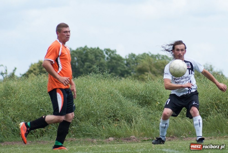 Zdjęcie w galerii na portalu naszraciborz.pl: Naprz&oacute;d Borucin na dziesiątkę wiadomości z regionu