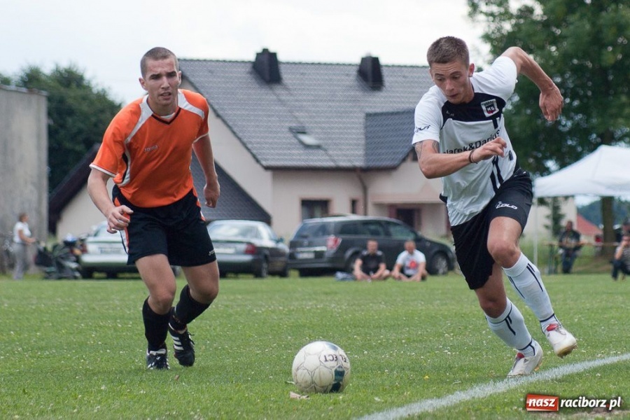 Zdjęcie w galerii na portalu naszraciborz.pl: Naprz&oacute;d Borucin na dziesiątkę wiadomości z regionu