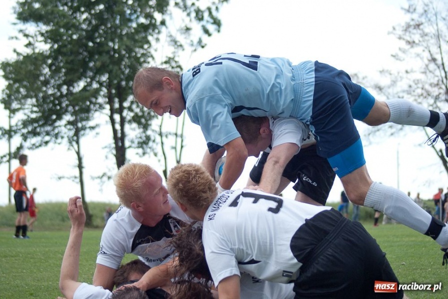 Zdjęcie w galerii na portalu naszraciborz.pl: Naprz&oacute;d Borucin na dziesiątkę wiadomości z regionu