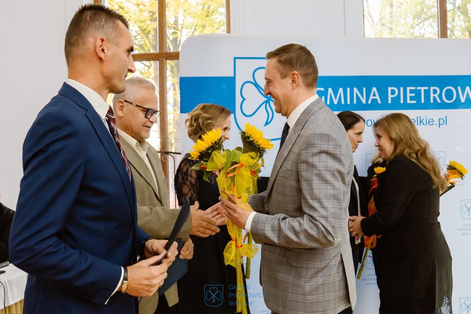 Zdjęcie w galerii na portalu naszraciborz.pl: Nagrody Wójta Gminy Pietrowice Wielkie dla nauczycieli i dyrektorów. Kto został wyróżniony? wiadomości z regionu