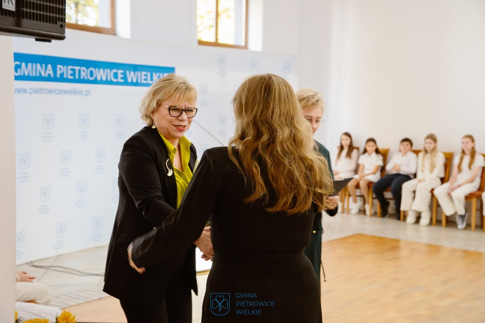 Zdjęcie w galerii na portalu naszraciborz.pl: Nagrody Wójta Gminy Pietrowice Wielkie dla nauczycieli i dyrektorów. Kto został wyróżniony? wiadomości z regionu