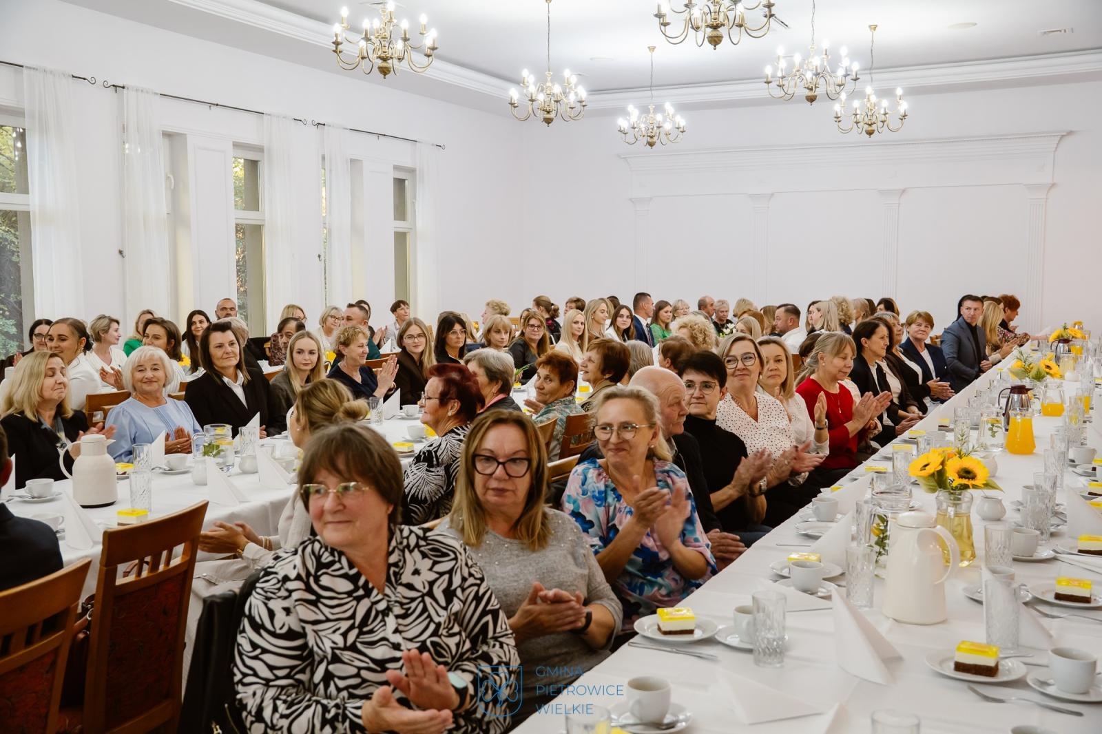 Zdjęcie w galerii na portalu naszraciborz.pl: Nagrody Wójta Gminy Pietrowice Wielkie dla nauczycieli i dyrektorów. Kto został wyróżniony? wiadomości z regionu