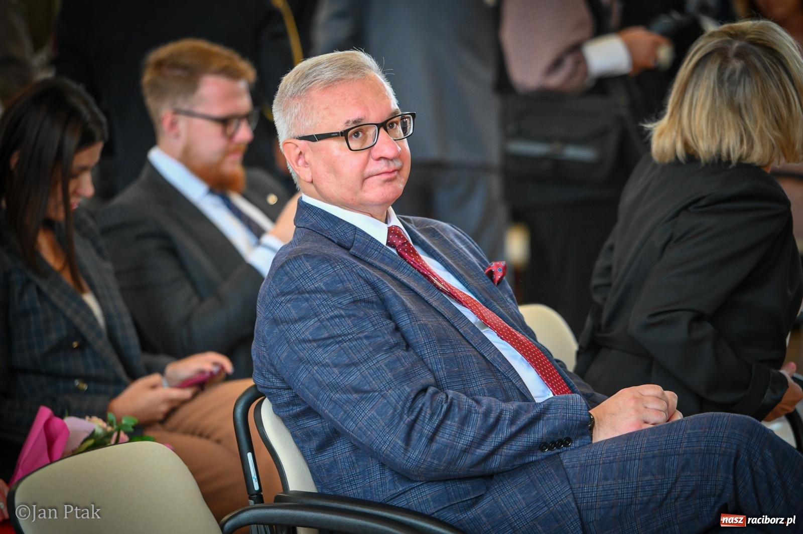 Zdjęcie w galerii na portalu naszraciborz.pl: Powiatowy Dzień Edukacji Narodowej w Raciborzu. Dwudziestu wyróżnionych pedagogów wiadomości z regionu
