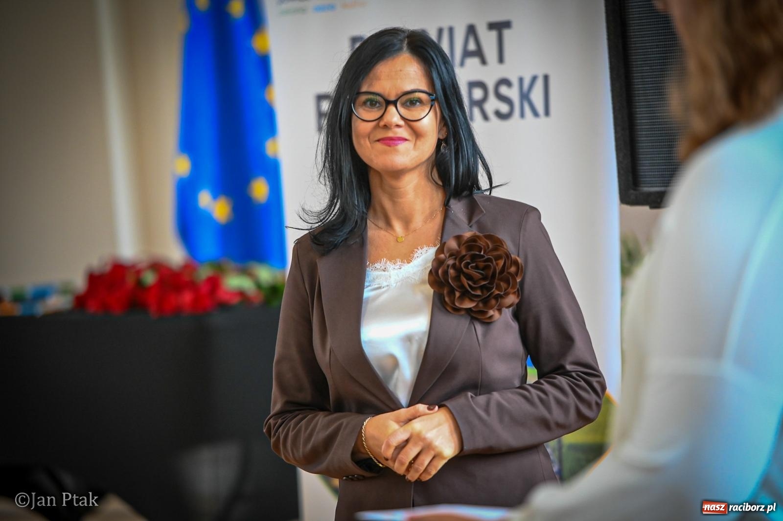 Zdjęcie w galerii na portalu naszraciborz.pl: Powiatowy Dzień Edukacji Narodowej w Raciborzu. Dwudziestu wyróżnionych pedagogów wiadomości z regionu