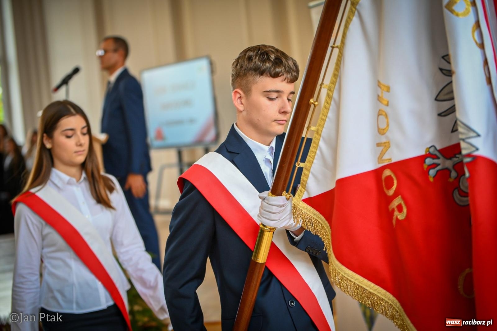 Zdjęcie w galerii na portalu naszraciborz.pl: Powiatowy Dzień Edukacji Narodowej w Raciborzu. Dwudziestu wyróżnionych pedagogów wiadomości z regionu