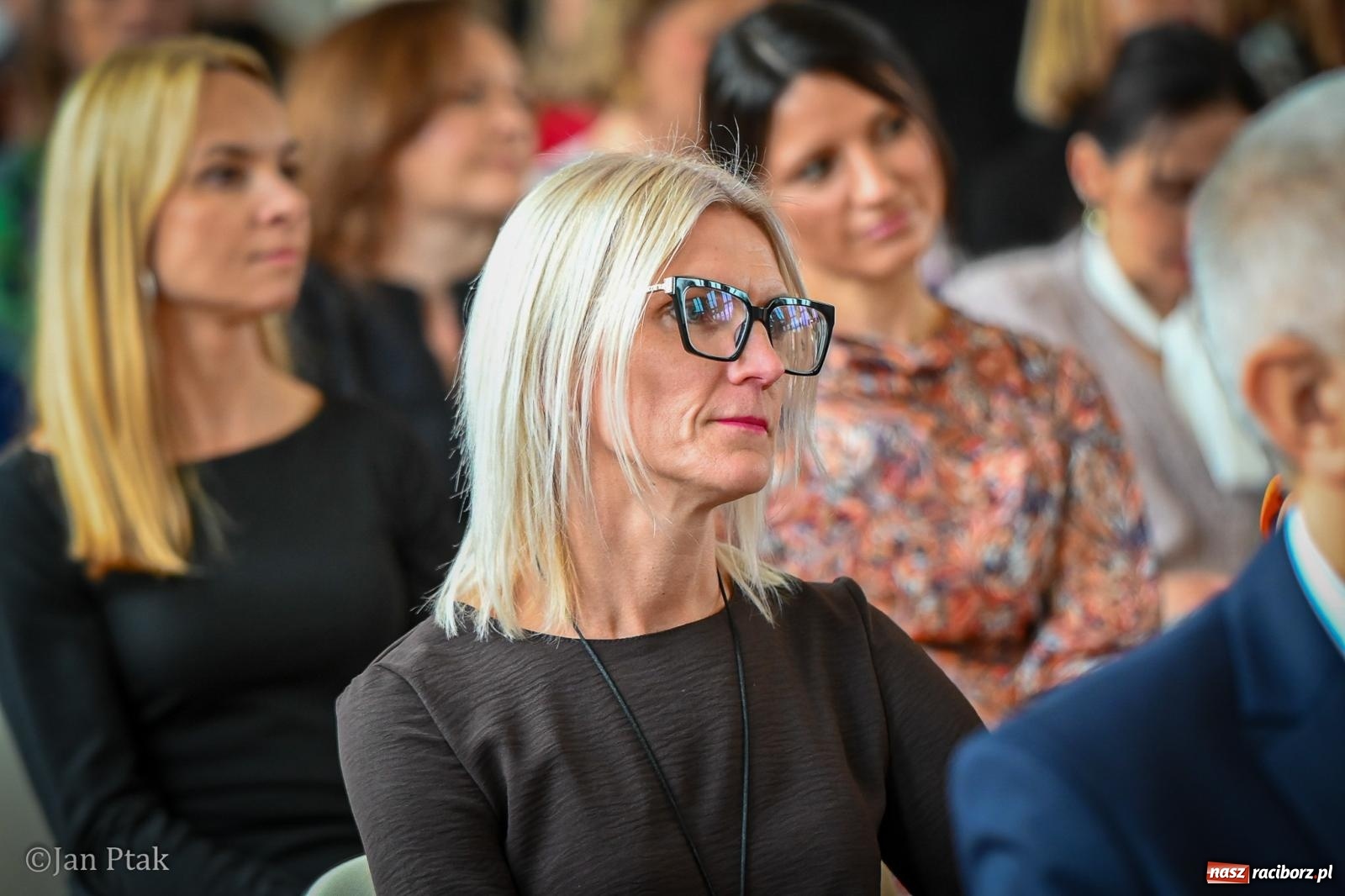 Zdjęcie w galerii na portalu naszraciborz.pl: Powiatowy Dzień Edukacji Narodowej w Raciborzu. Dwudziestu wyróżnionych pedagogów wiadomości z regionu