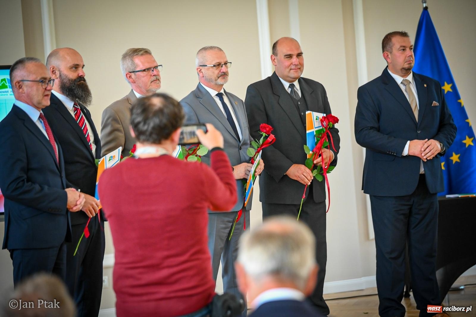 Zdjęcie w galerii na portalu naszraciborz.pl: Powiatowy Dzień Edukacji Narodowej w Raciborzu. Dwudziestu wyróżnionych pedagogów wiadomości z regionu