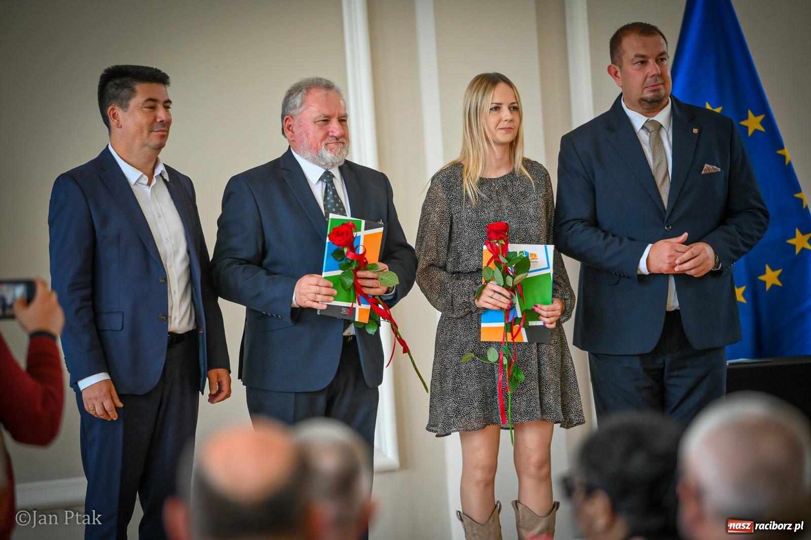 Zdjęcie w galerii na portalu naszraciborz.pl: Powiatowy Dzień Edukacji Narodowej w Raciborzu. Dwudziestu wyróżnionych pedagogów wiadomości z regionu
