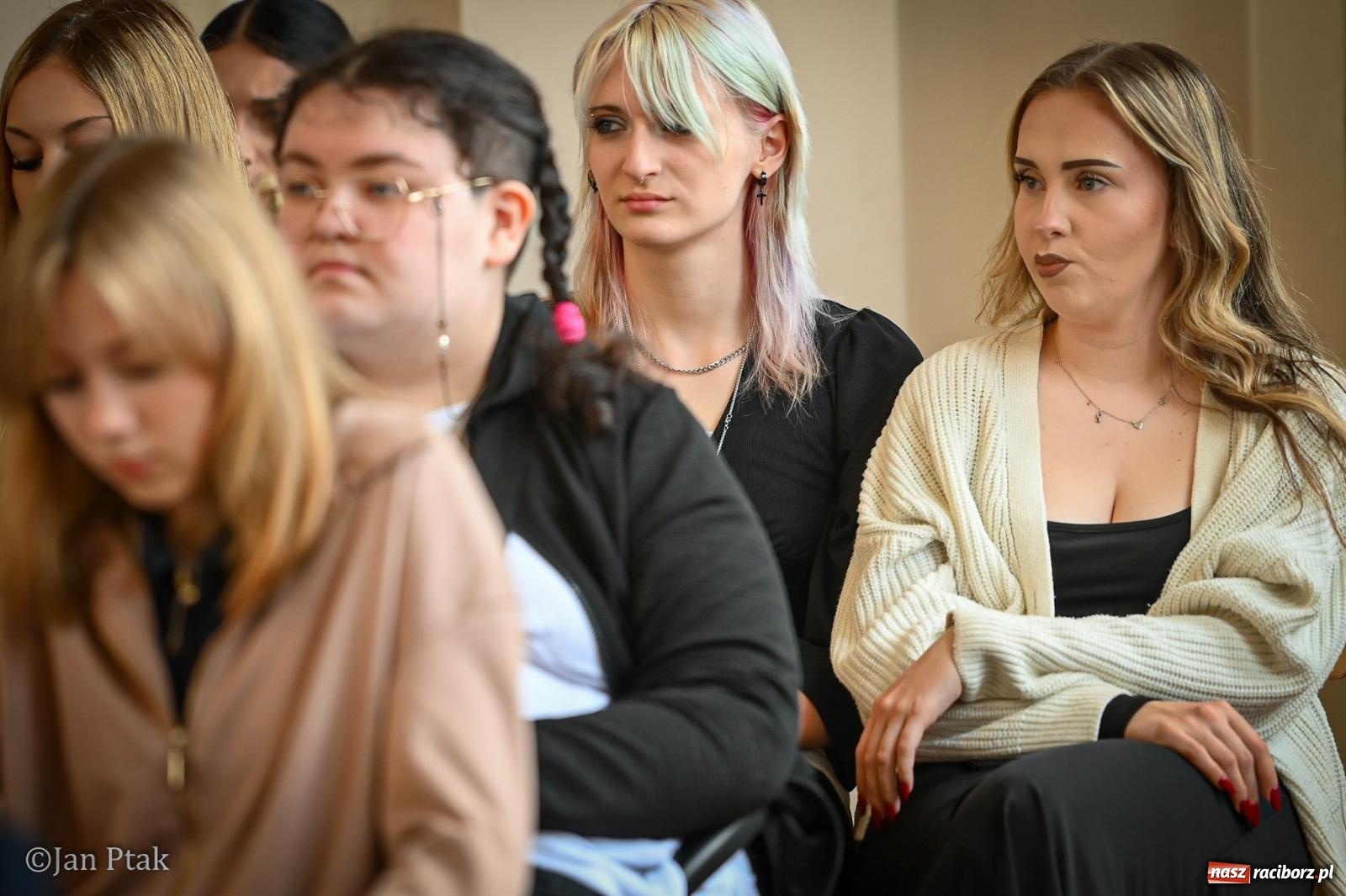 Zdjęcie w galerii na portalu naszraciborz.pl: Powiatowy Dzień Edukacji Narodowej w Raciborzu. Dwudziestu wyróżnionych pedagogów wiadomości z regionu