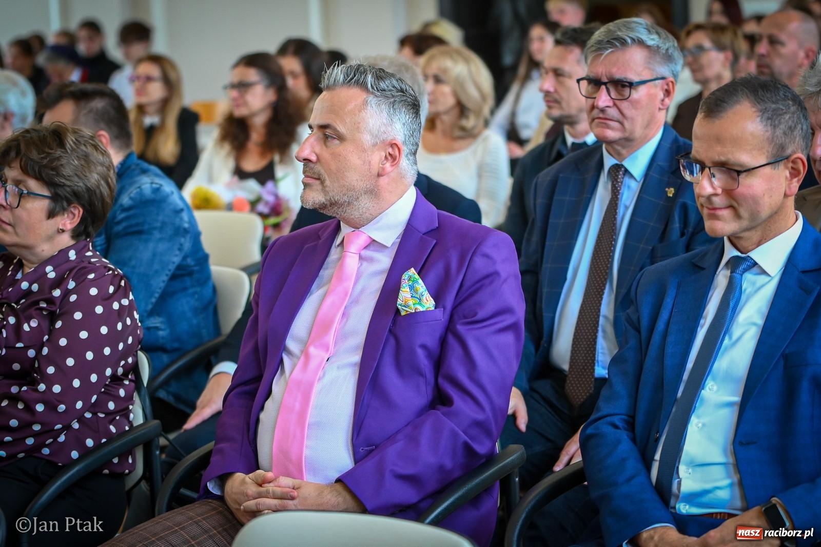 Zdjęcie w galerii na portalu naszraciborz.pl: Powiatowy Dzień Edukacji Narodowej w Raciborzu. Dwudziestu wyróżnionych pedagogów wiadomości z regionu