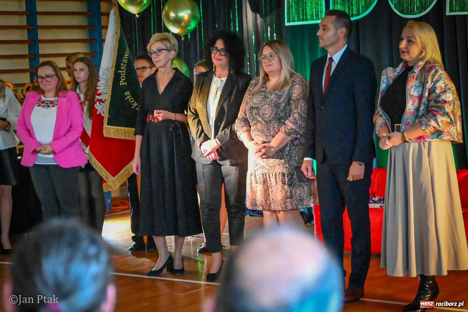 Zdjęcie w galerii na portalu naszraciborz.pl: Miejskie obchody Dnia Edukacji Narodowej. Świętowano w SP 4 [FOTO] wiadomości z regionu